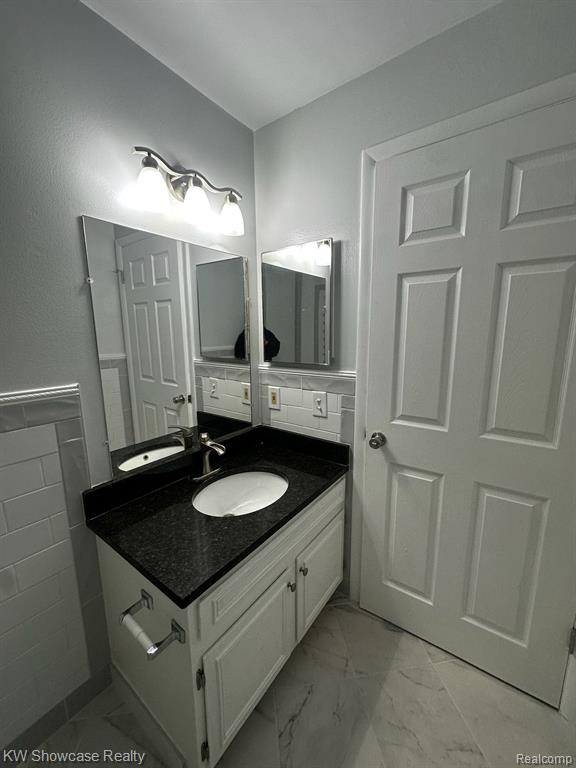 490 N Fox Hills Drive N, 2, Bloomfield Hills, MI 48304 — Photo 10