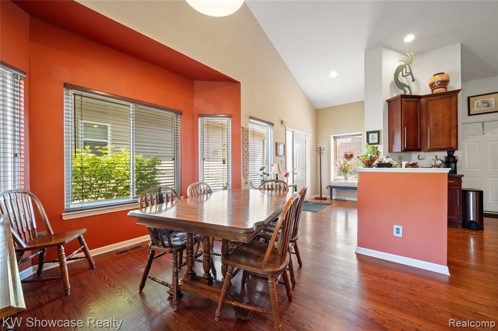 727 Mill Pointe Drive, 16, Milford, MI 48381 — Photo 11