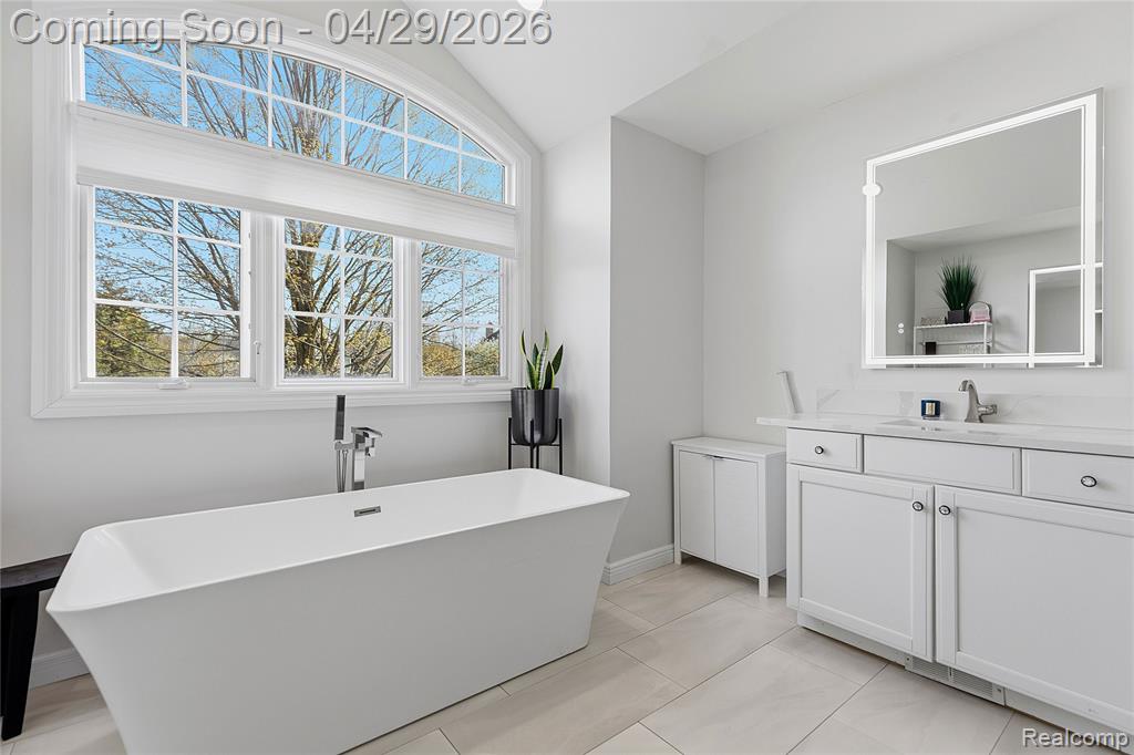 1920 Vinsetta Court, Rochester, MI 48306 — Photo 38