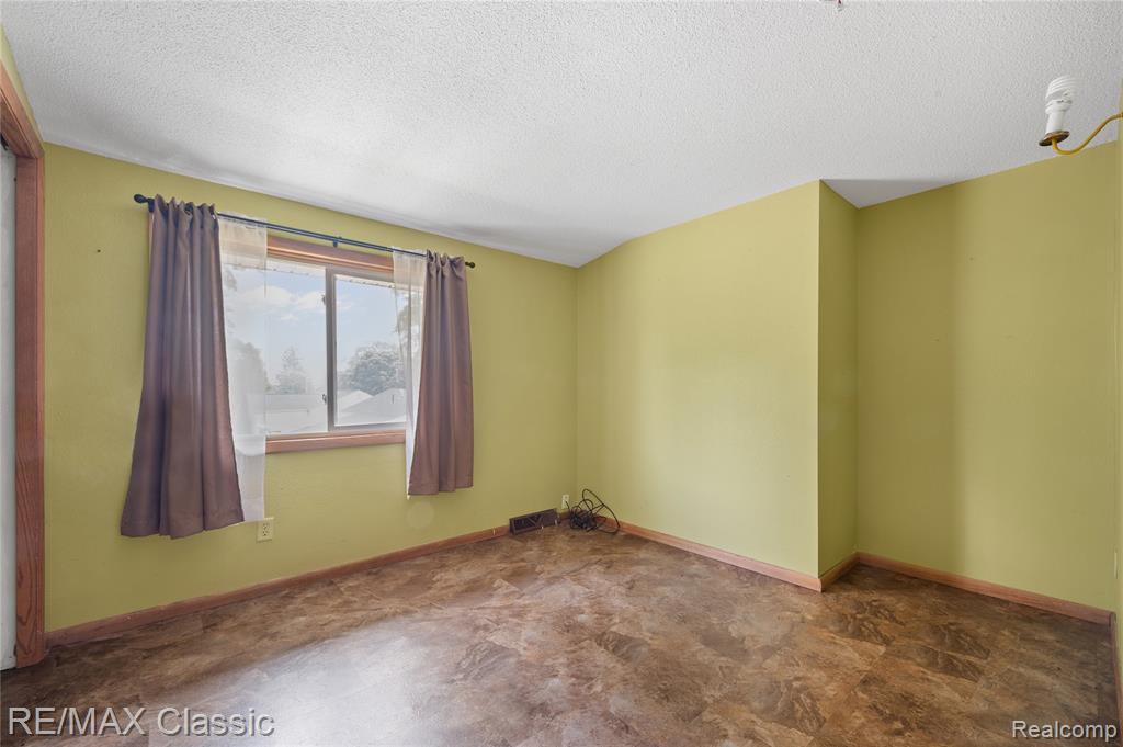 594 Maple Vista Street, Imlay City, MI 48444 — Photo 21