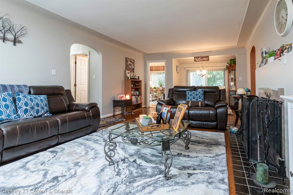 4417 BEDFORD Street, Dearborn Heights, MI 48125 — Photo 3