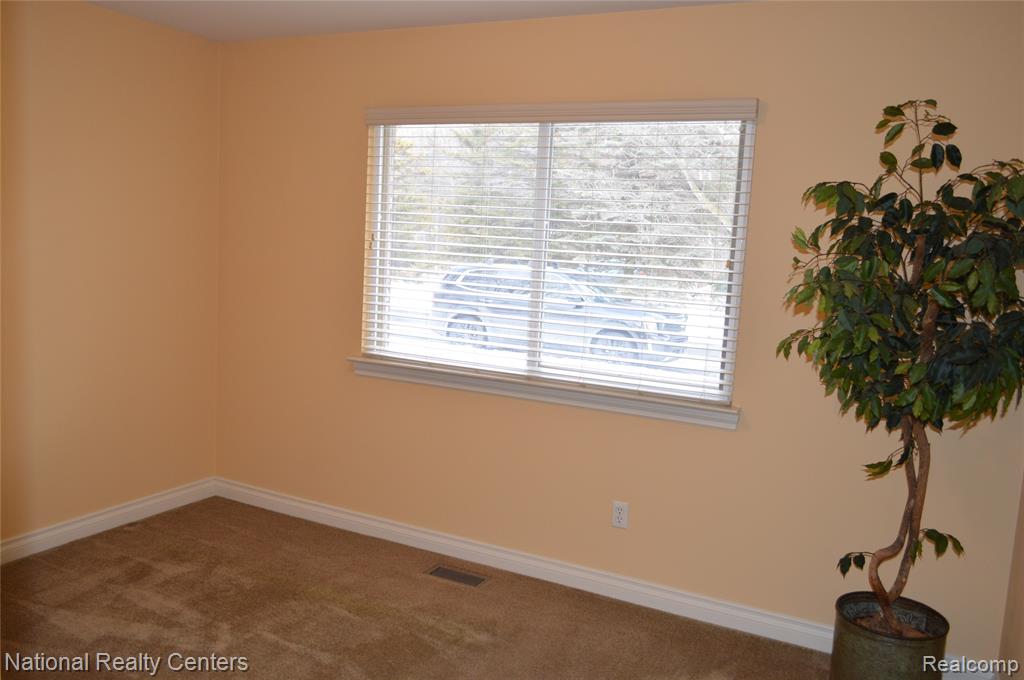 9642 Nook Road, 7, Clay, MI 48001 — Photo 12