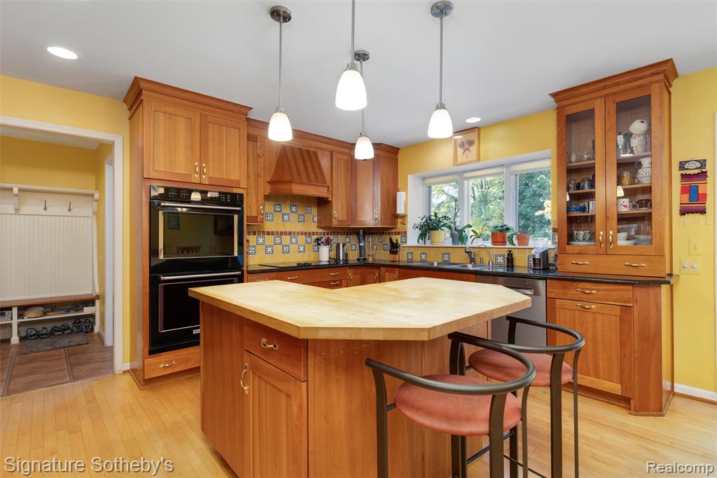 5160 Greenbriar Drive, West Bloomfield, MI 48323 — Photo 5