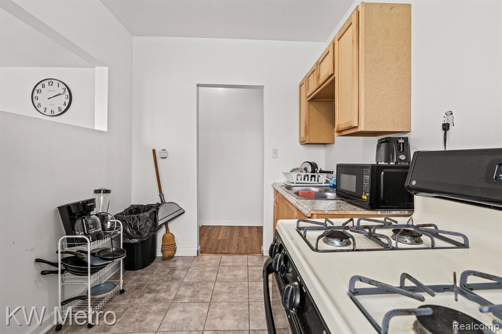 5183 PENNSYLVANIA Street, Detroit, MI 48213 — Photo 22