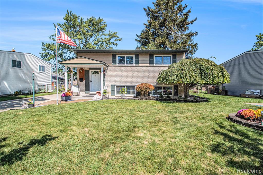 23234 Candace Drive, Rockwood, MI — Photo 2