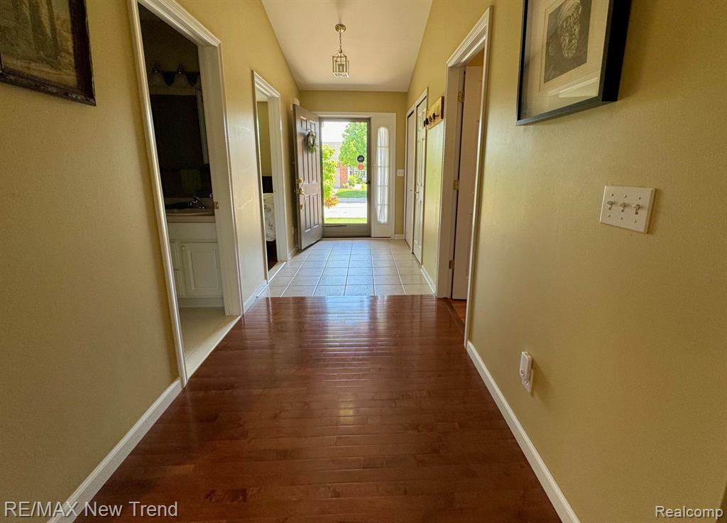 1865 N KENWYCK Drive, 59, Ypsilanti, MI 48198 — Photo 2