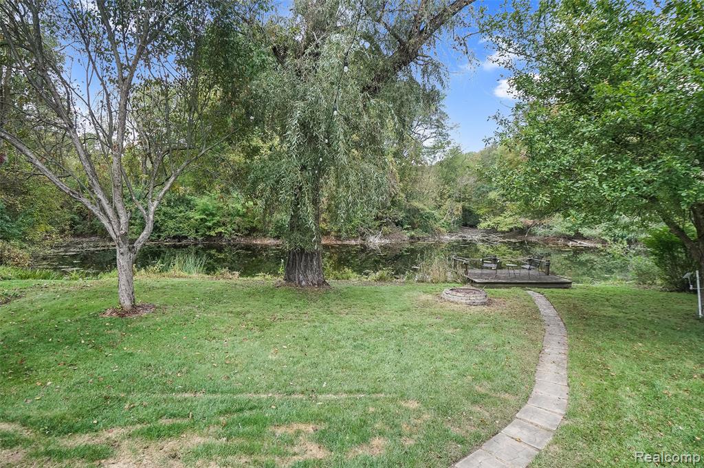 8532 Pettysville Road, Pinckney, MI 48169 — Photo 36