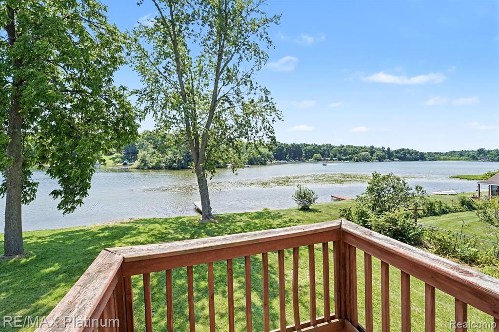 11624 ISLAND COURT, Hartland, MI 48353 — Photo 19