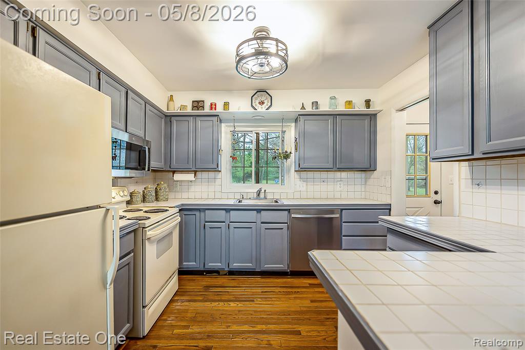 12909 Haven Drive, South Lyon, MI 48178 — Photo 13