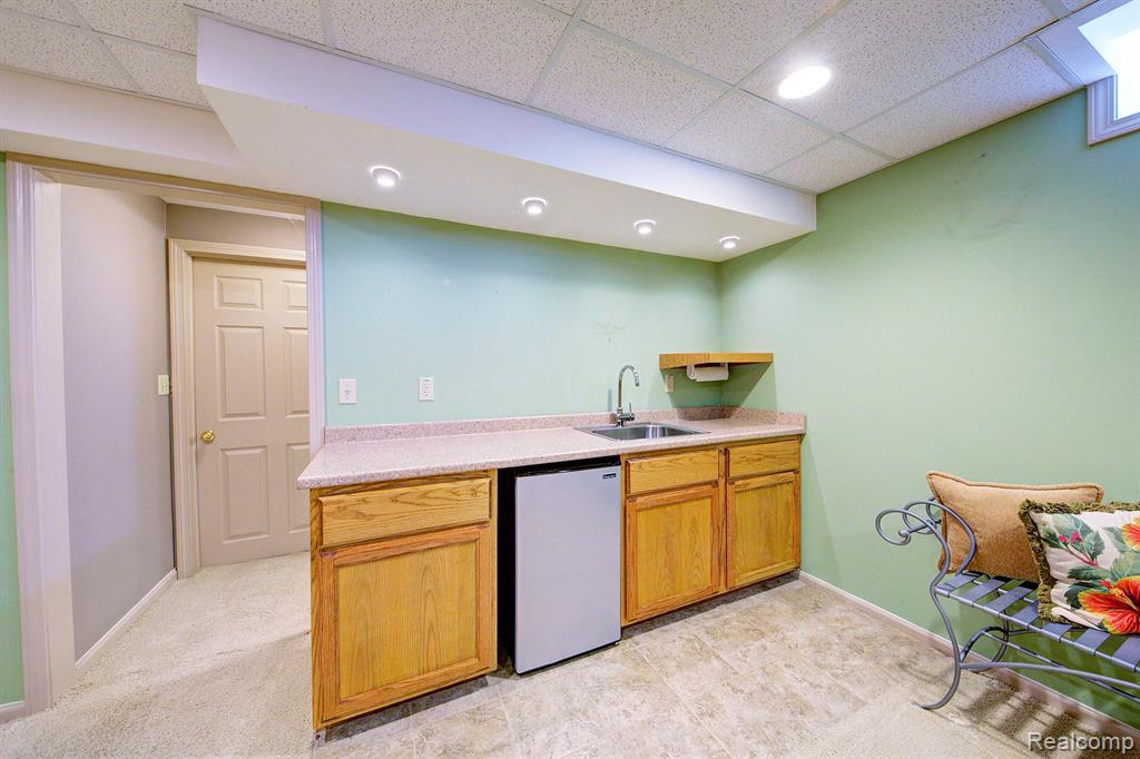 781 SANDALWOOD Road, Canton, MI 48188 — Photo 33
