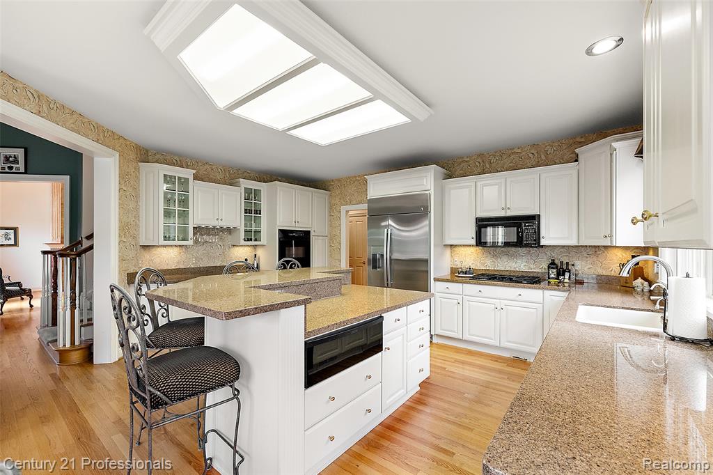 9310 Fairway Trail, Grand Blanc, MI 48439 — Photo 34