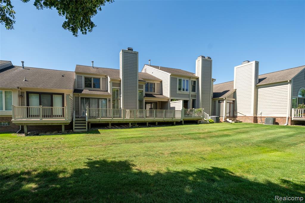 881 Tartan Trail, Bloomfield Hills, MI 48304 — Photo 32