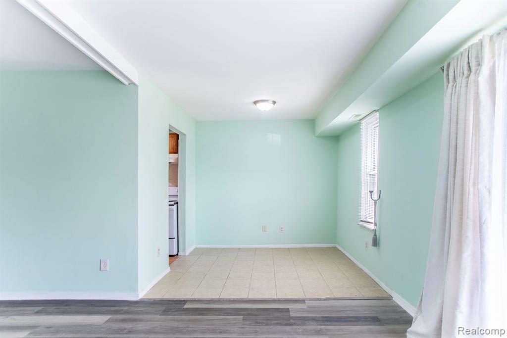 31993 W 12 Mile Road, 109, Farmington, MI 48334 — Photo 10