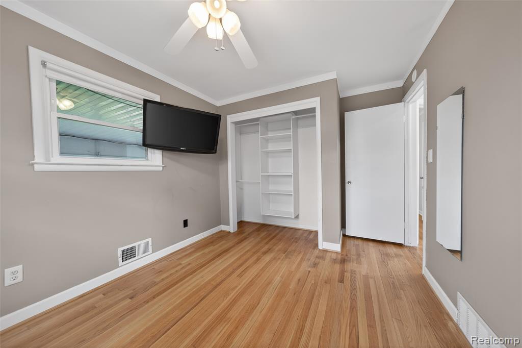 76 W Katherine Avenue, Madison Heights, MI 48071 — Photo 10