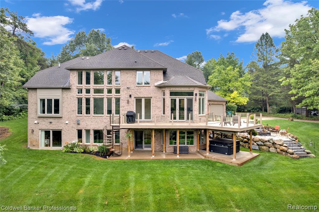 668 E Buell Road, Rochester, MI 48306 — Photo 2