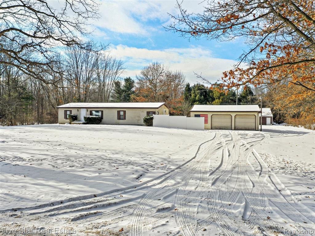 2185 Armond Road, Howell, MI 48855 — front exterior