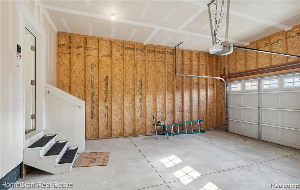 8155 STAMFORD Drive, Ypsilanti, MI 48198 — Photo 30
