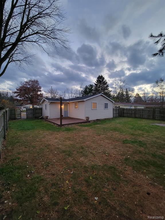 415 LAKEVIEW Street, Holly, MI 48442 — Photo 12