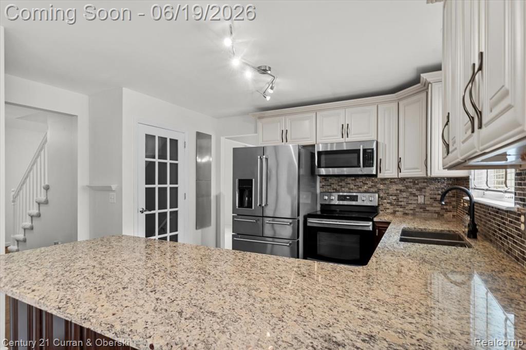 4630 Commerce Woods Drive, Commerce Twp, MI 48382 — Photo 12