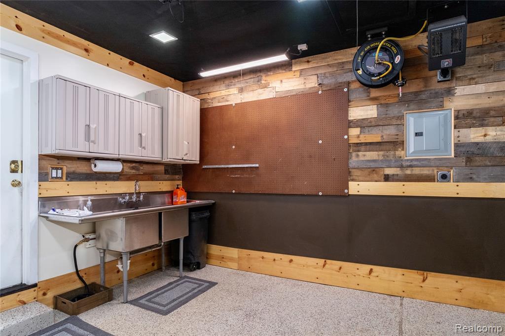 44114 Somerset Square, Canton, MI 48187 — Photo 39