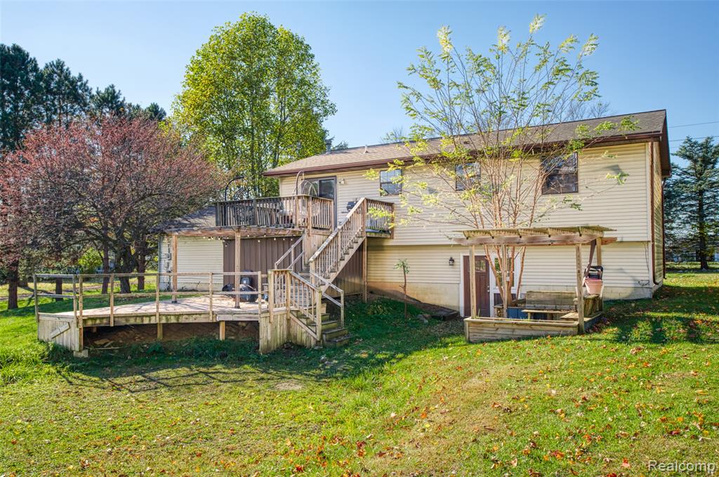 5670 Fowlerville Road, Fowlerville, MI 48836 — Photo 24