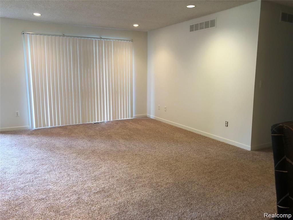 7095 ELMHURST DRIVE, West Bloomfield, MI — Photo 10