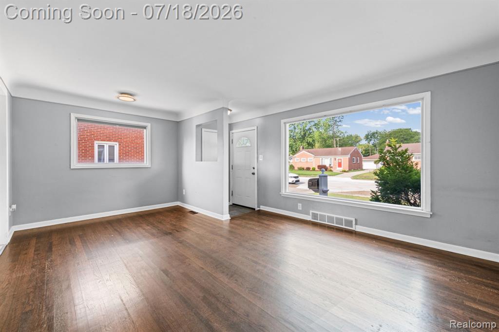 8950 Brentwood Street, Livonia, MI 48150 — Photo 11
