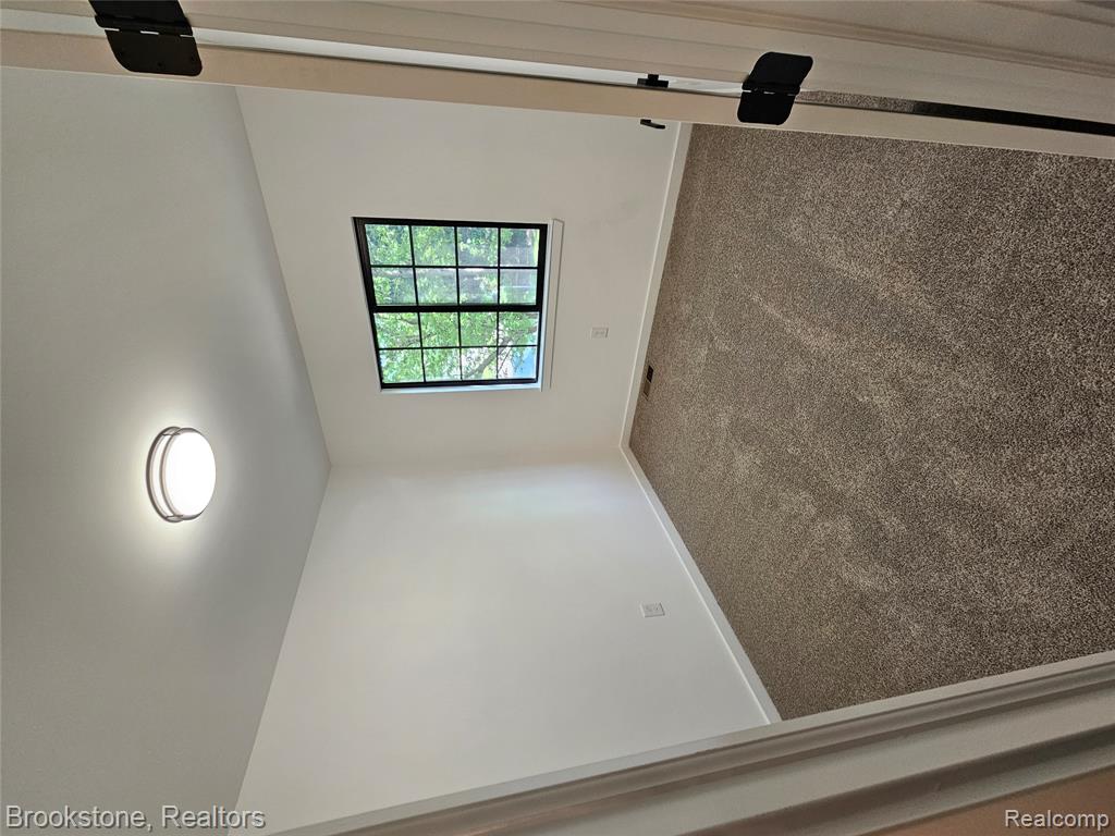 510 Alpeana Street, Auburn Hills, MI 48326 — Photo 21