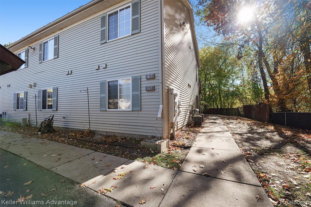867 Saybrook Drive, Waterford, MI 48327 — Photo 23