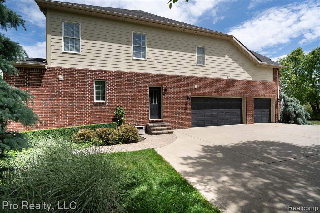 17779 BRIAR RIDGE Lane, Northville, MI 48168 — Photo 52