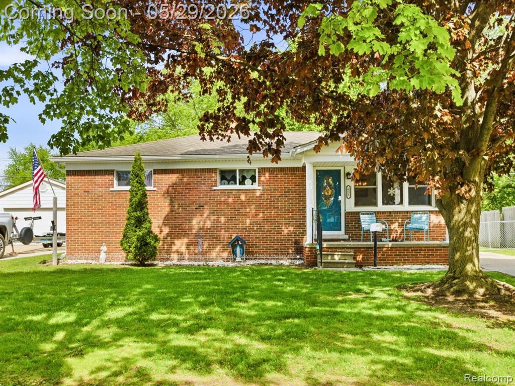 651 Carolina Avenue, Marysville, MI 48040