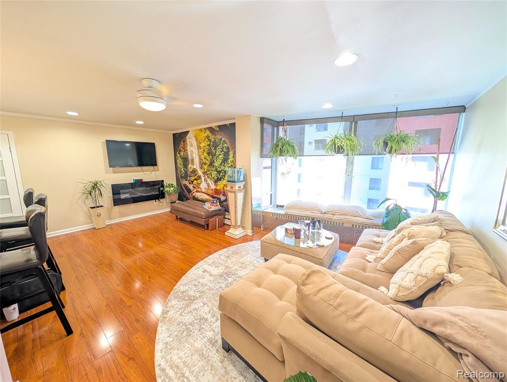 8200 E Jefferson, 1006, Detroit, MI 48214 — Photo 9