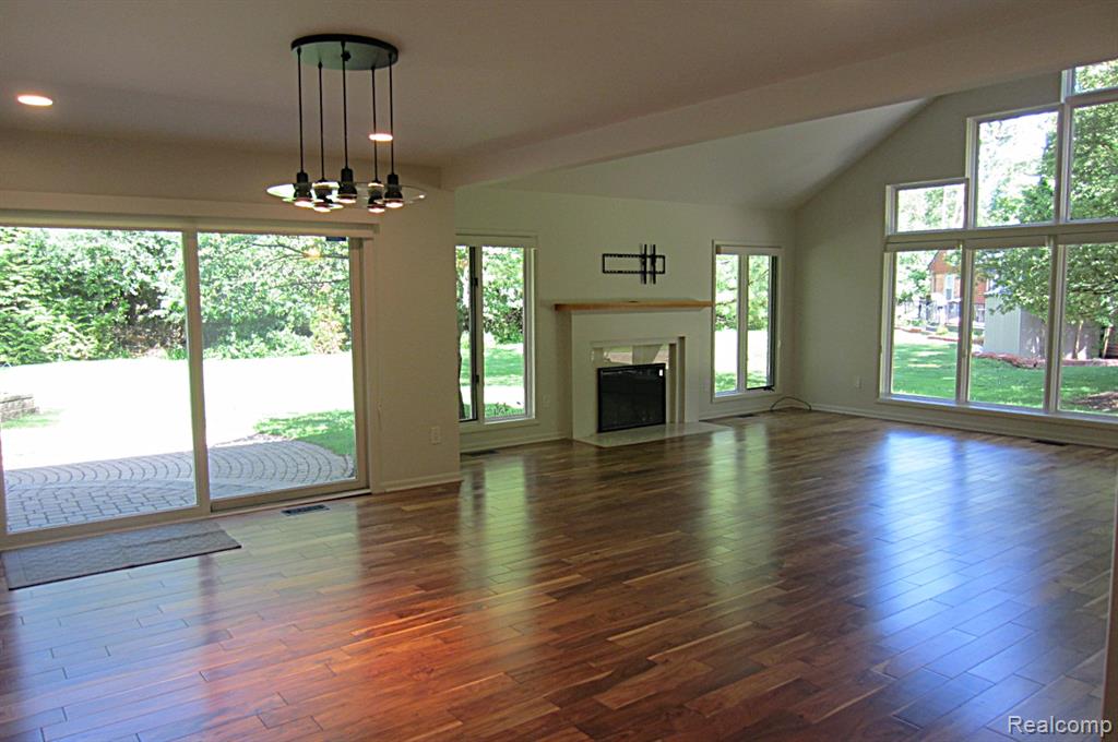 31115 Stafford St, Beverly Hills, MI 48025 — Photo 2
