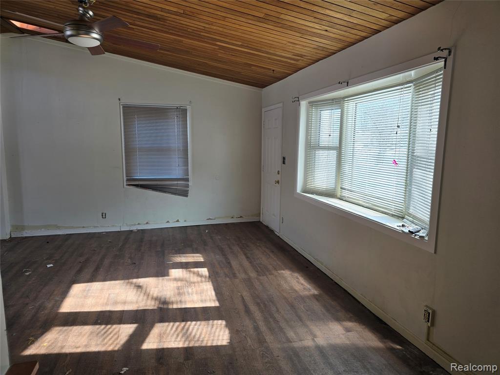 6302 Springdale Boulevard, Grand Blanc, MI 48439 — Photo 10