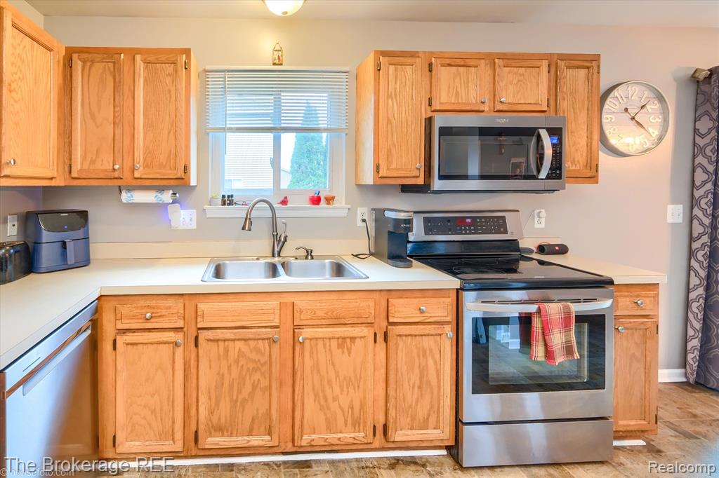 9475 Sandy Hollow Lane, Davison, MI 48423 — Photo 18