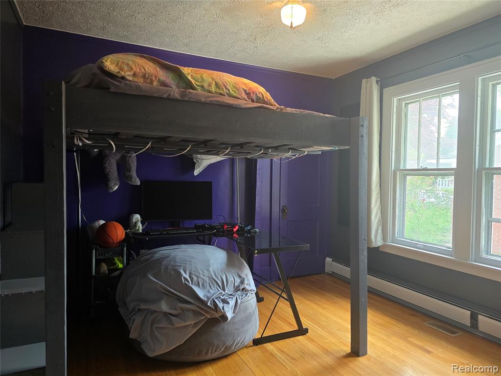 22911 Maple Avenue, Farmington, MI 48336 — Photo 21