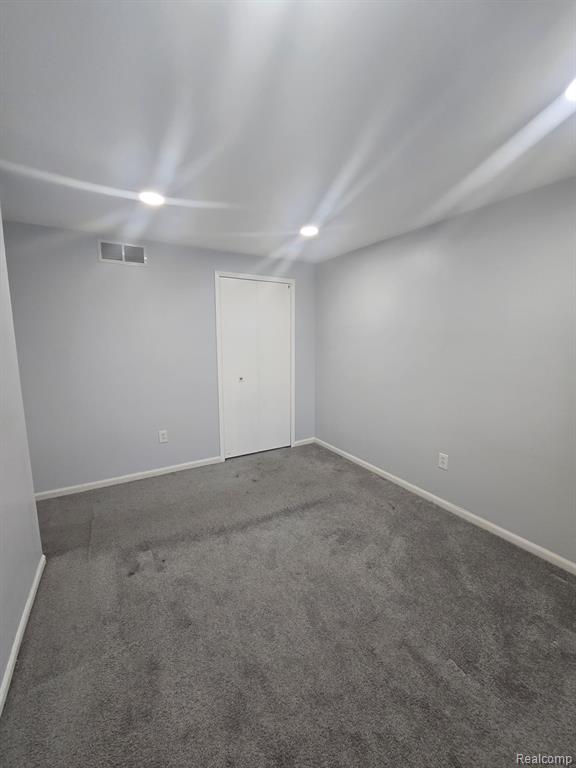 8410 HICKORY DR Drive, Sterling Heights, MI 48312 — Photo 14