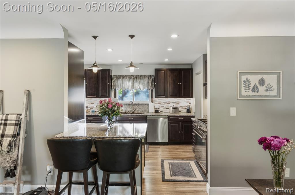 21420 Salisbury Avenue, Grosse Ile, MI 48138 — Photo 9