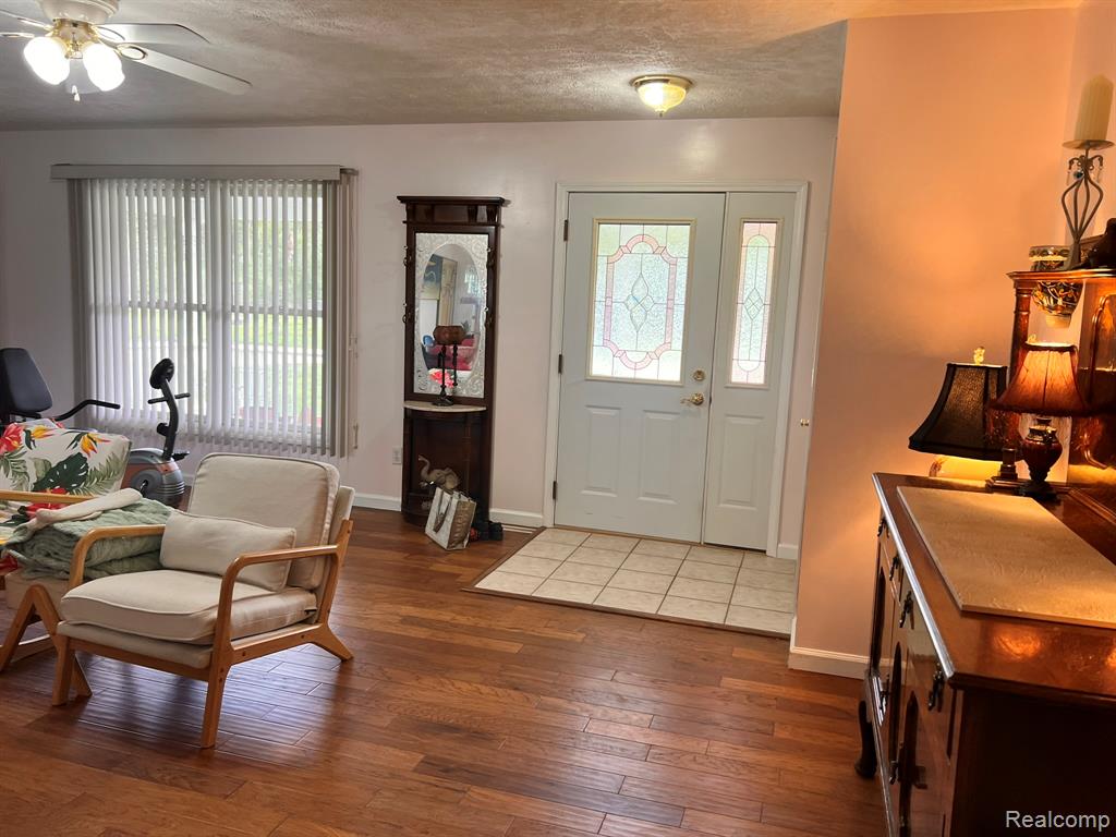 320 Roller Way, Mayville Vlg, MI 48744 — Photo 4