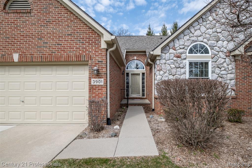 3901 Arbor Drive, Auburn Hills, MI 48326 — Photo 4
