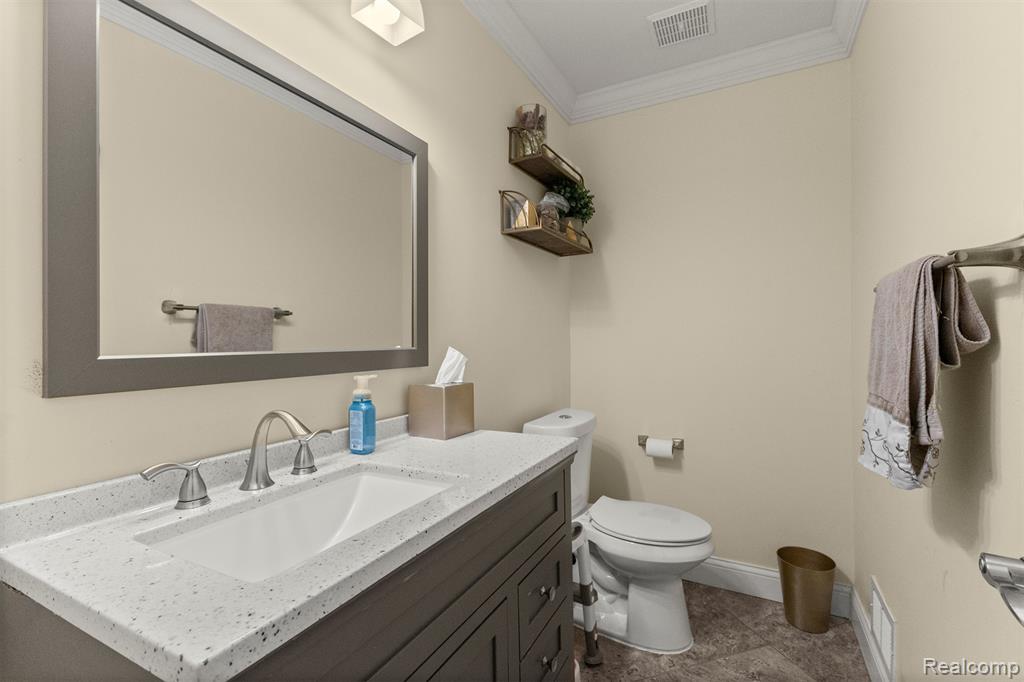 3011 Lindenwood Drive, Dearborn, MI 48120 — Photo 20