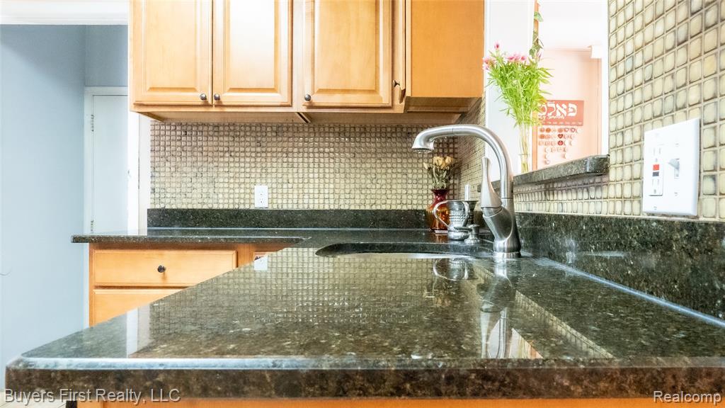 24641 Church Street, Oak Park, MI 48237 — Photo 15