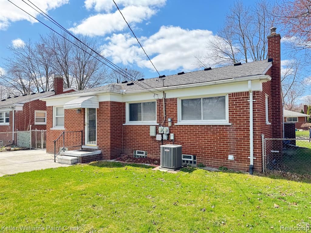 8356 ARNOLD Street, Dearborn Heights, MI 48127 — Photo 3