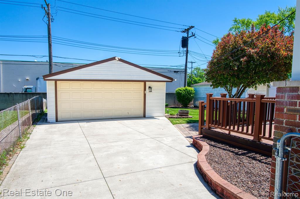 8744 SHARI Drive, Westland, MI — Photo 4