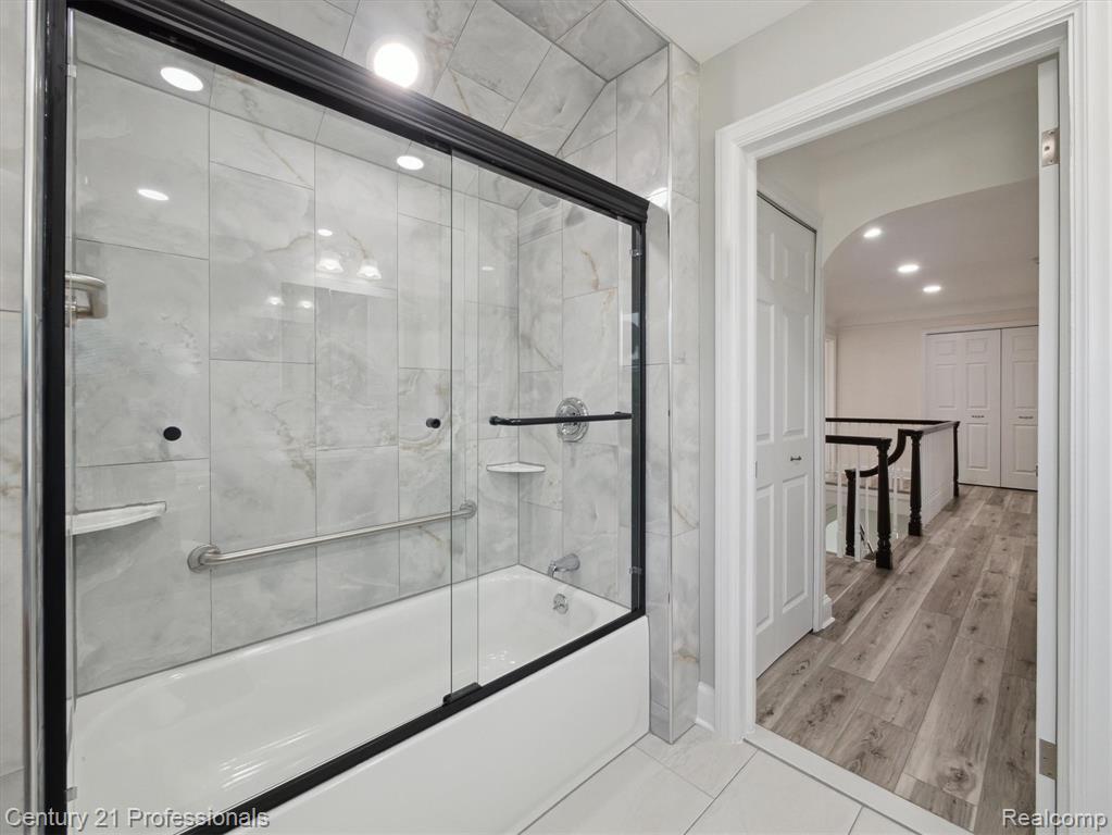 21120 Halsted Road, Farmington Hills, MI 48167 — Photo 28