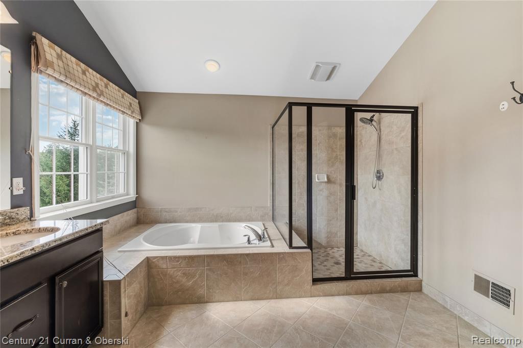 50738 Calvert Isle Drive, Novi, MI — Photo 33