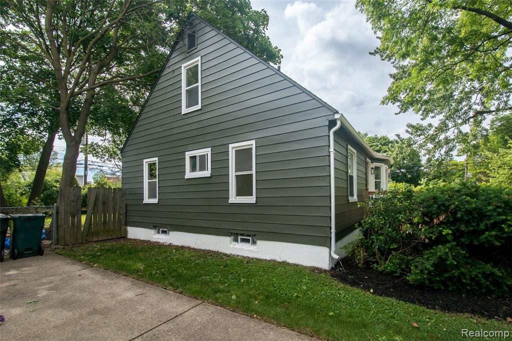 2330 Buckingham Avenue, Berkley, MI 48072 — Photo 30