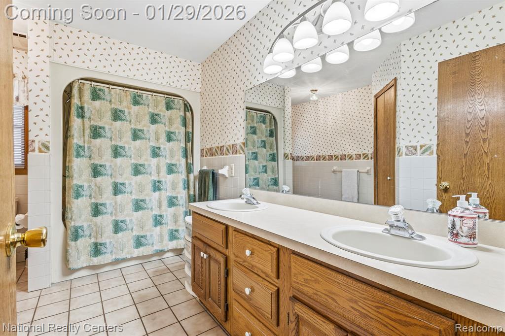 9008 Sussex Street, White Lake, MI — Photo 13
