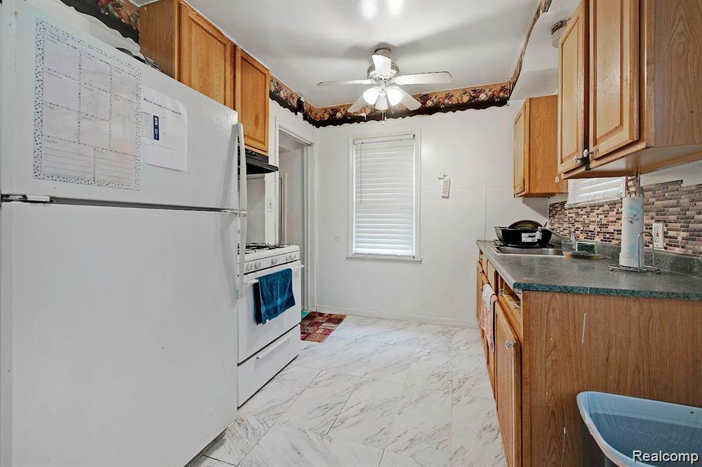 6849 Rosemont Avenue, Detroit, MI 48228 — Photo 22