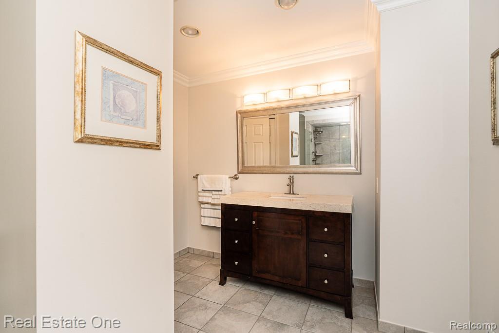6595 Edith Court, Troy, MI 48085 — Photo 44